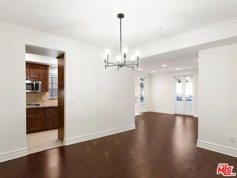 Photo of 8610 Chalmers Dr #105, Los Angeles, CA 90035 (MLS # 25502545)