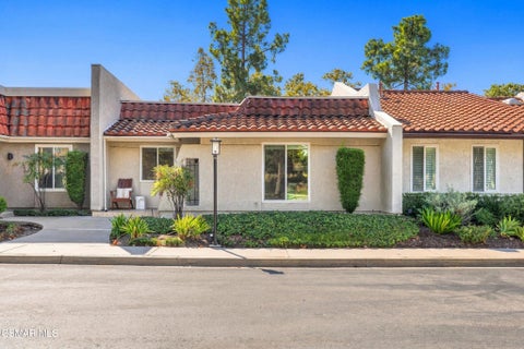 Photo of 2555 Northlake Circle, Westlake Village, CA 91361 (MLS # 226004851)