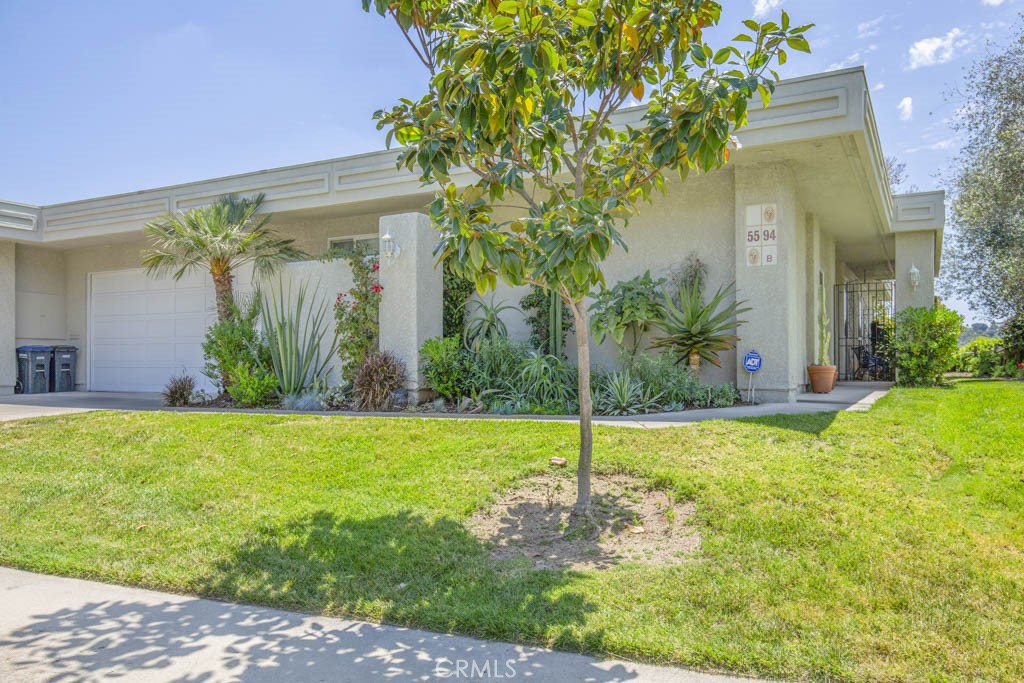 5594 Avenida Sosiega W B