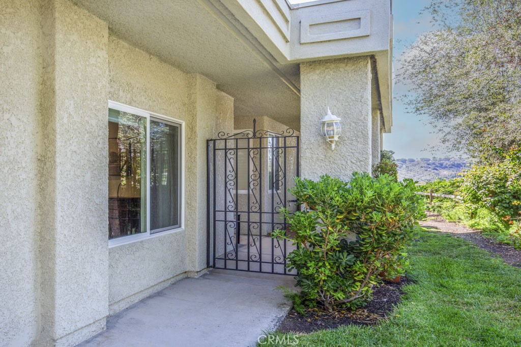5594 Avenida Sosiega W B