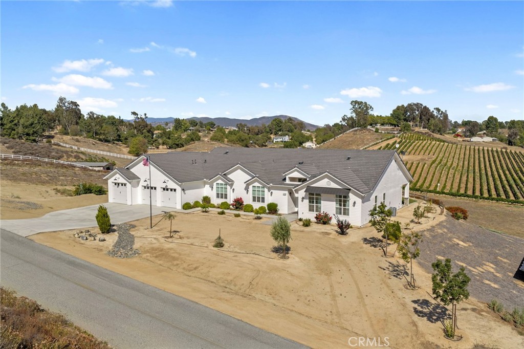 41799 Calle Contento