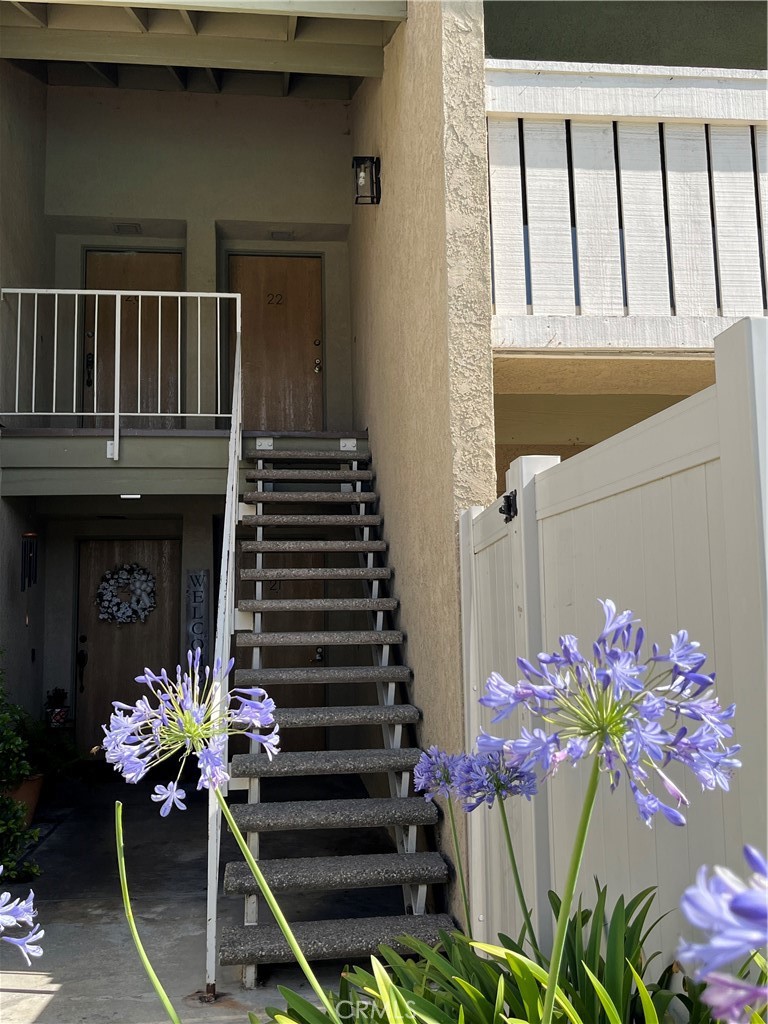 TURNKEY! GORGEOUS VIEW PHILLIP RANCH CONDO! BUYERS WILL NOT BE DISAPPOINTED. 3RD ROOM USED AS OFFICE/LIBARY W/ OAK BUILT IN SHELVES, AND PLANTATION SHUTTERS, W/ MANY MORE UPGRADES.