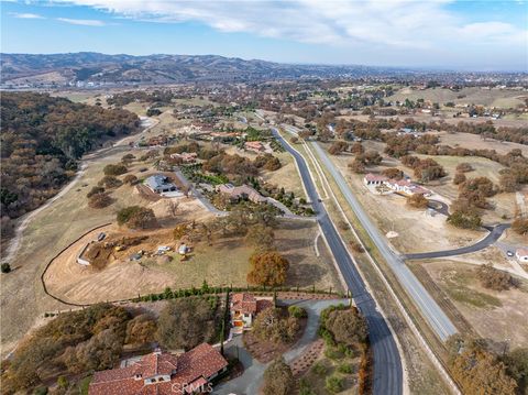 Tiny photo for 2725 Warm Springs Ln, Templeton, CA 93465 (MLS # NS26105791)