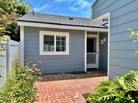 Tiny photo for 4514 Gateshead Bay, Oxnard, CA 93035 (MLS # V1-38226)