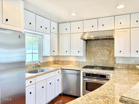 Tiny photo for 4514 Gateshead Bay, Oxnard, CA 93035 (MLS # V1-38226)