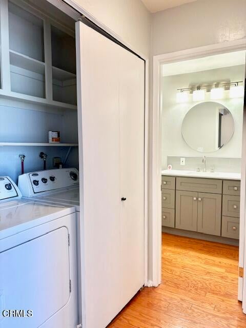Tiny photo for 4514 Gateshead Bay, Oxnard, CA 93035 (MLS # V1-38226)