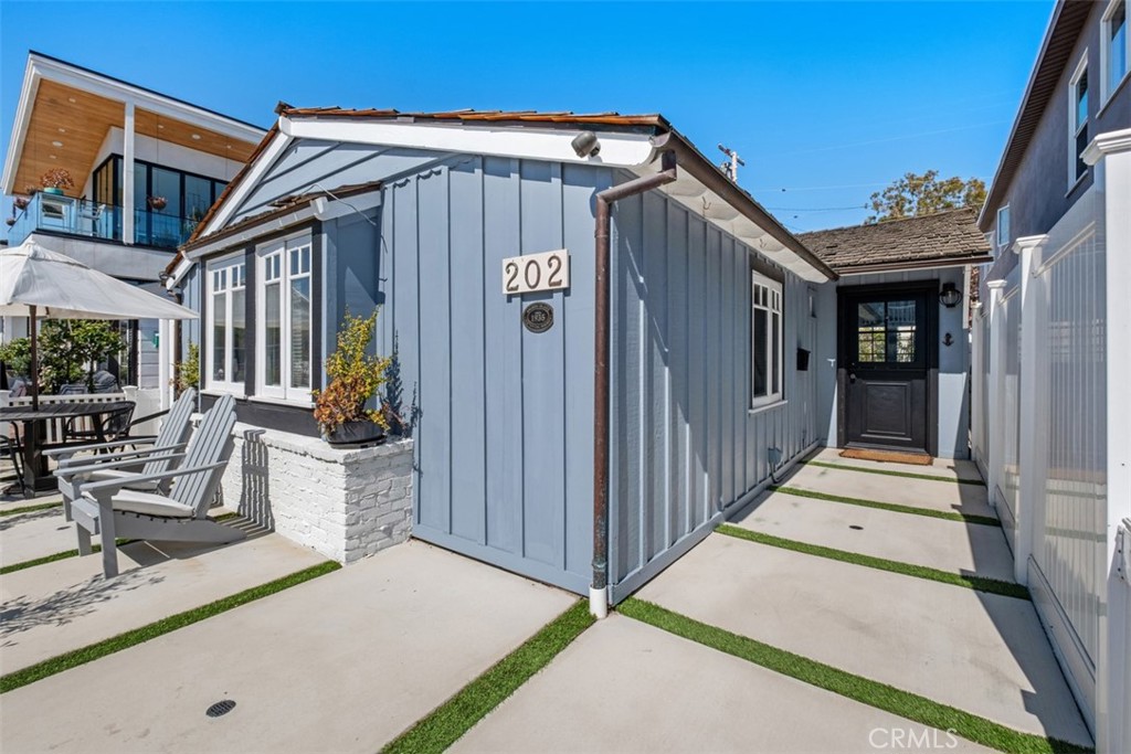 202 Onyx Avenue