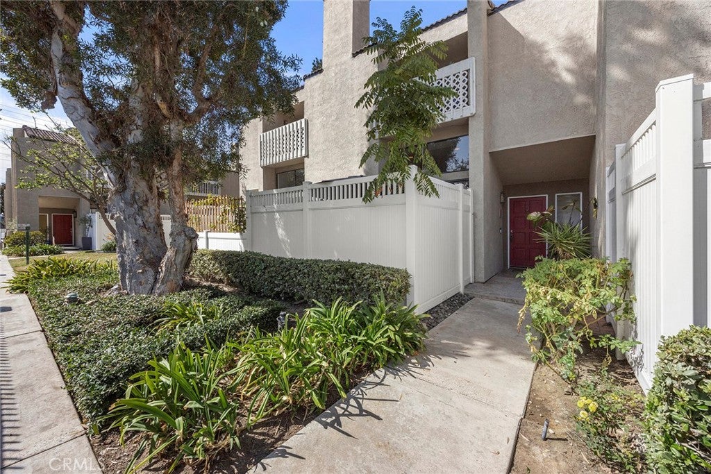 380 W Wilson St C102