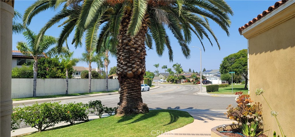 10900 La Flor Avenue