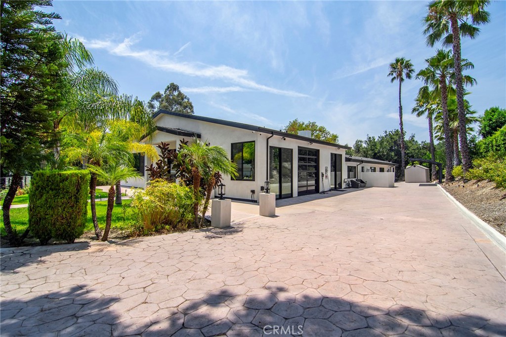 16940 Knollwood Drive