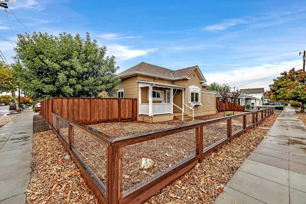 OLD SOUTH SIDE - Residential