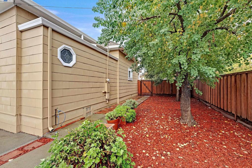 OLD SOUTH SIDE - Residential