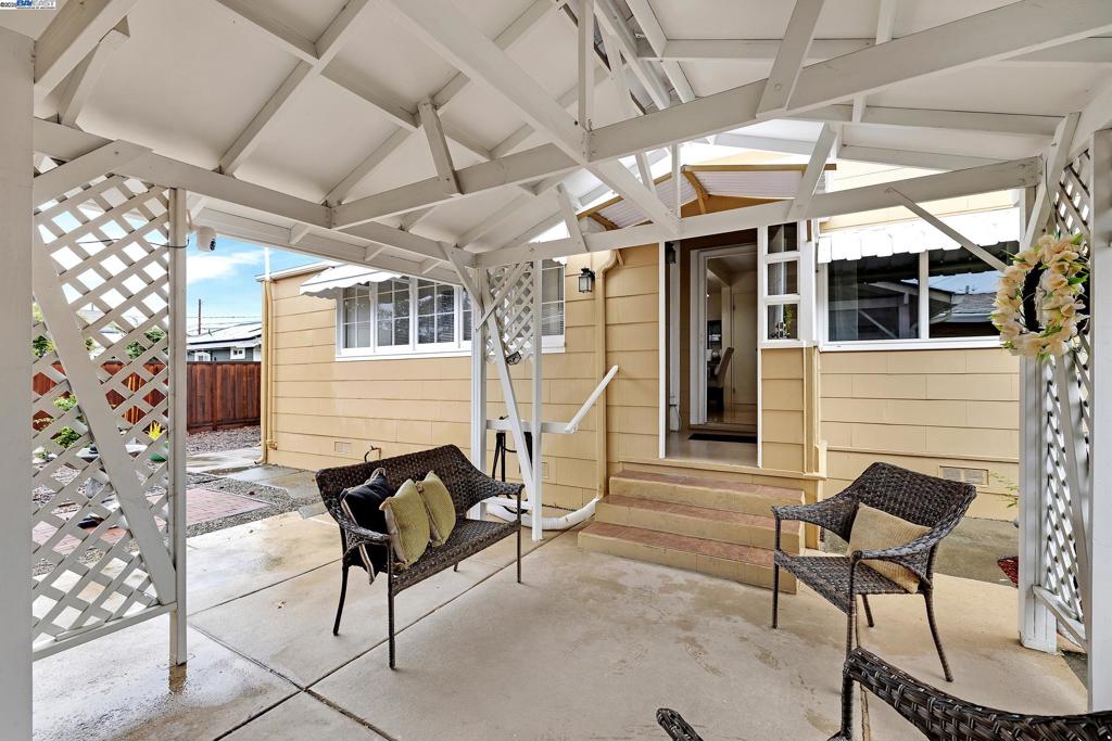 OLD SOUTH SIDE - Residential