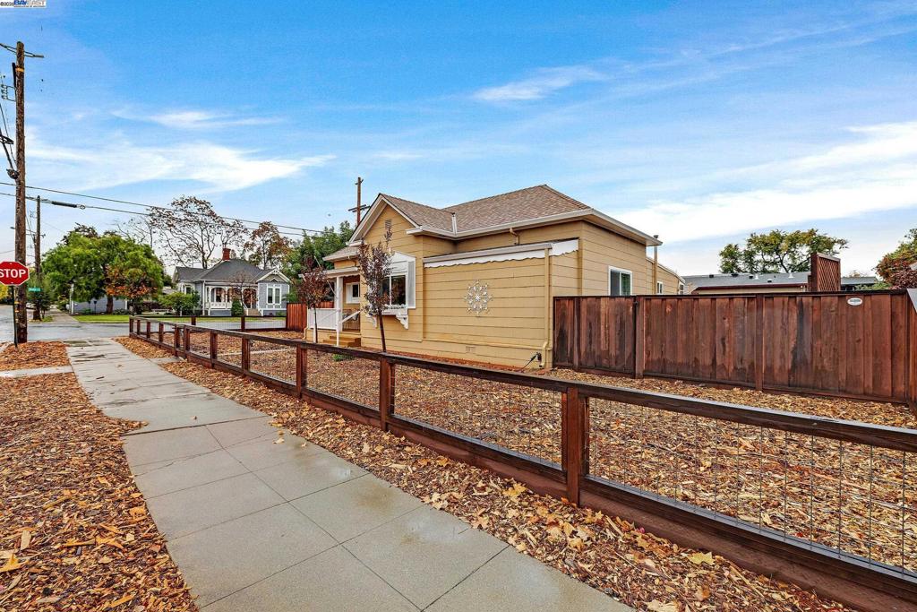 OLD SOUTH SIDE - Residential