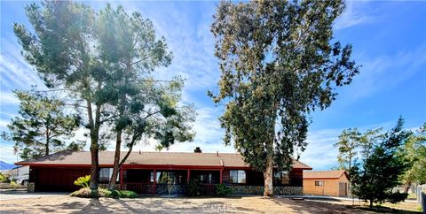 7576 Peach Avenue Hesperia CA 92345