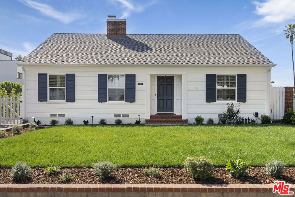 Photo of 15328 De Pauw Street, Pacific Palisades, CA 90272 (MLS # 26641771)