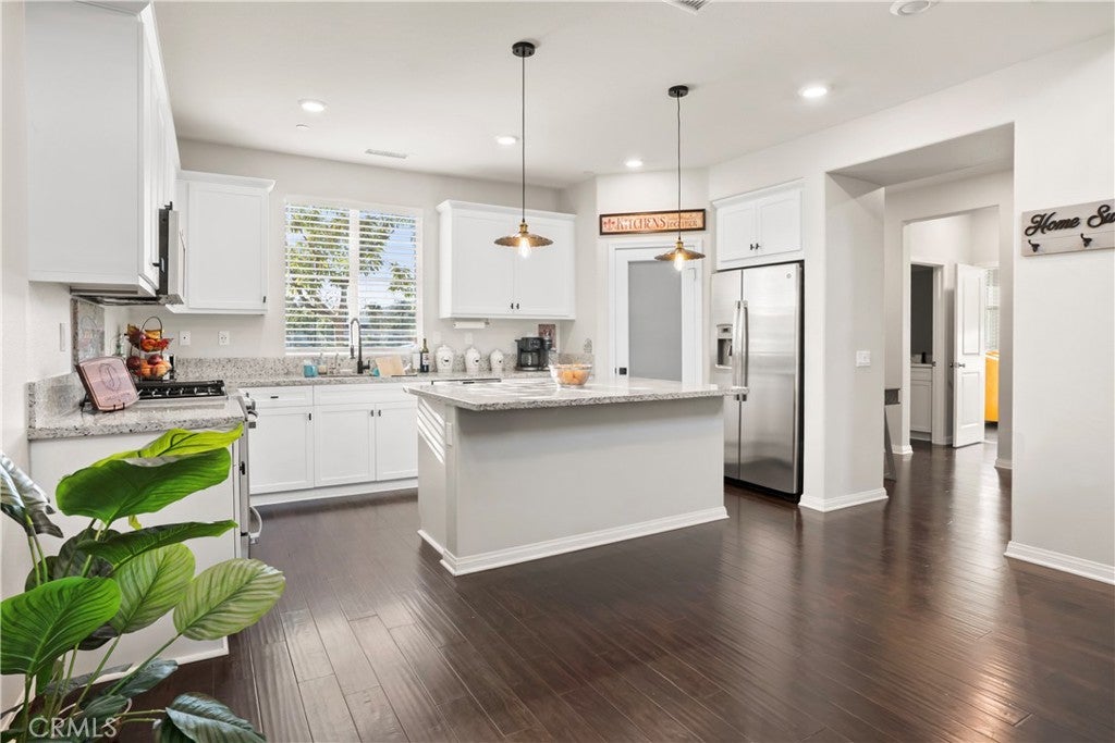 521 N Santa Paula