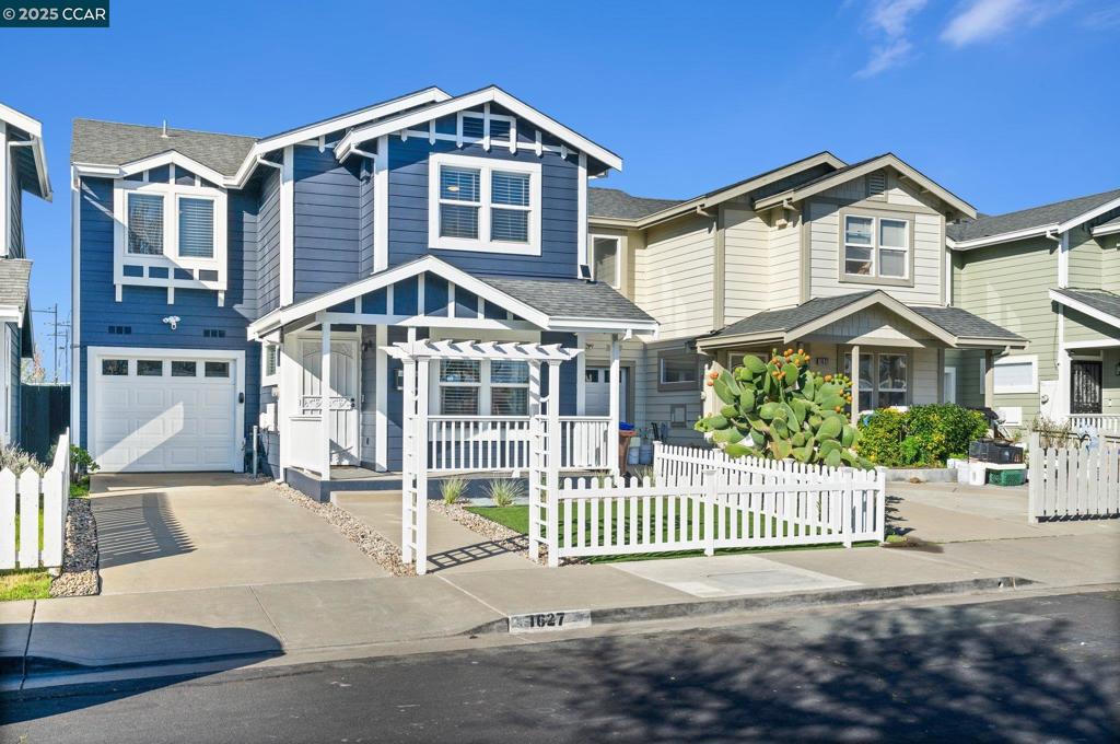 1627 Livingston Ln