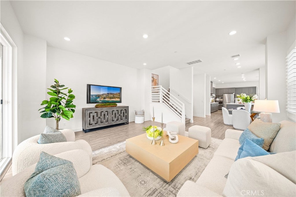 333 Baluster, Irvine CA 92618 - Photo 8