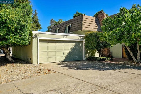 Photo of 1952 Oak Grove Rd RD, Walnut Creek, CA 94598 (MLS # 41142251)