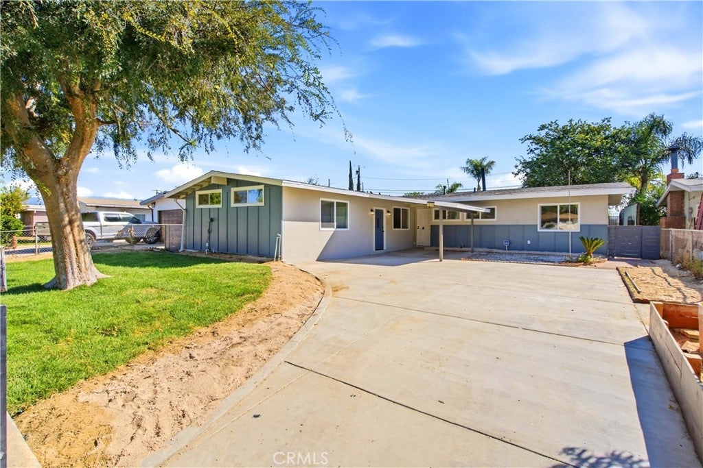1210 Tejon