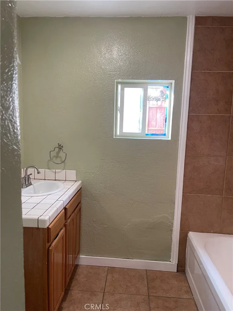 Long Beach, California 90805, United States, ,Residential,Active,25505