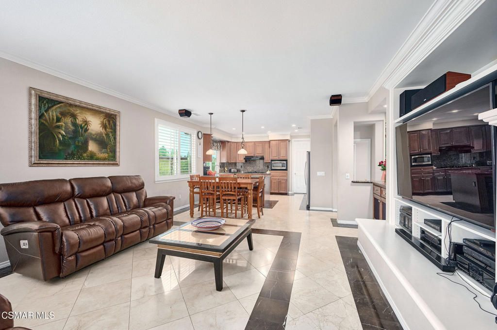listing image 130722242753519913427