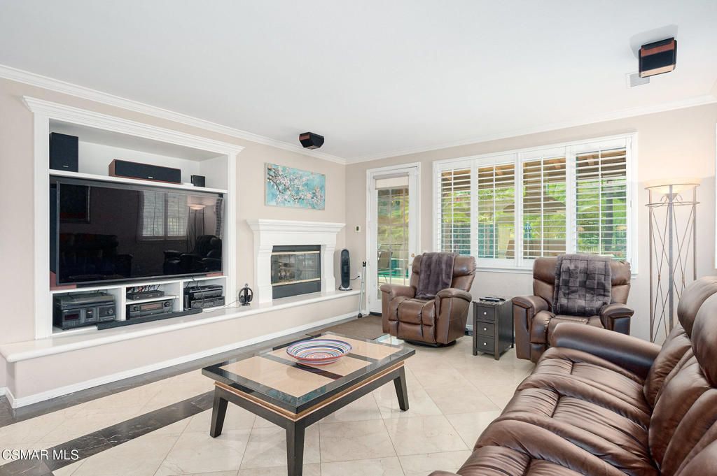 listing image 130728649054306842029