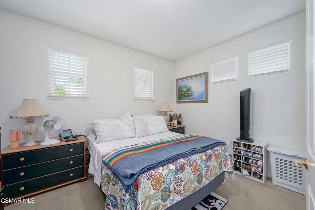 listing image 130722622905728419549