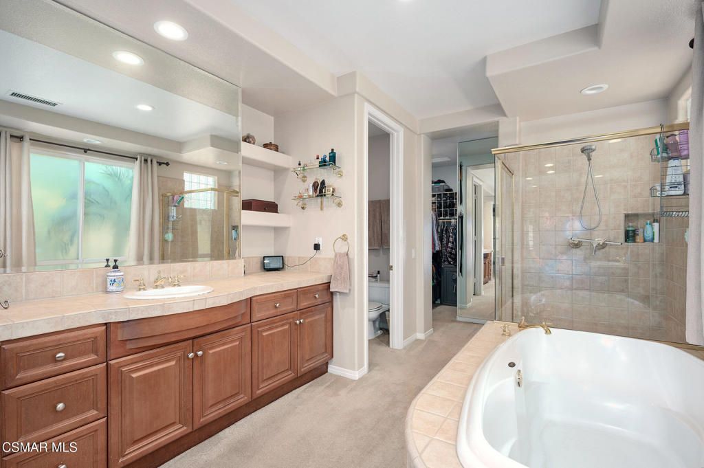 listing image 130721225567251402843