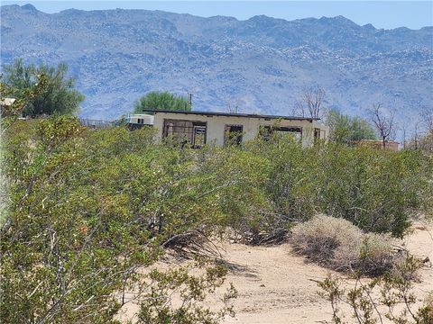 Photo of 0 Meldora Avenue, 29 Palms, CA 92277 (MLS # HD26016953)