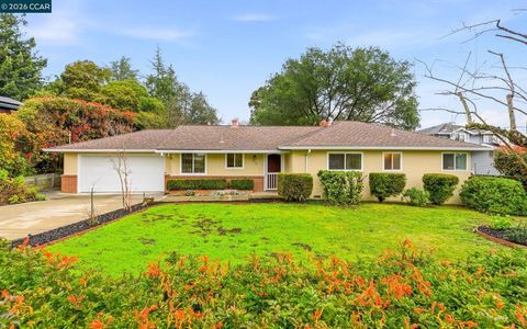 Photo of 1356 1356 El Curtola Blvd Blvd, Lafayette, CA 94549 (MLS # 41125371)