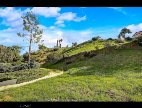 Photo of 4328 TORREON Drive, Woodland Hills, CA 91364 (MLS # SR25204129)