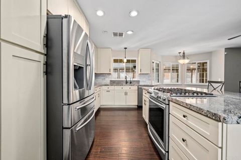 Photo of 73853 Playa Vista Dr, 29 Palms, CA 92277 (MLS # PTP2602321)