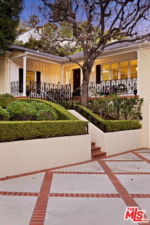 1240 N Wetherly Drive