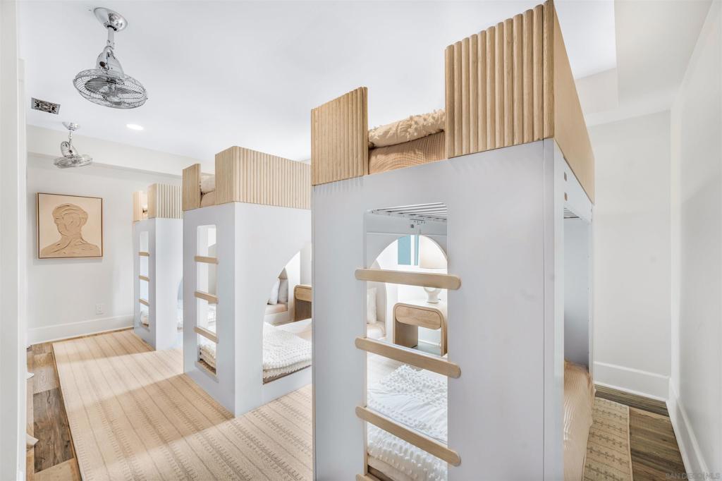 Mission Beach - Residential