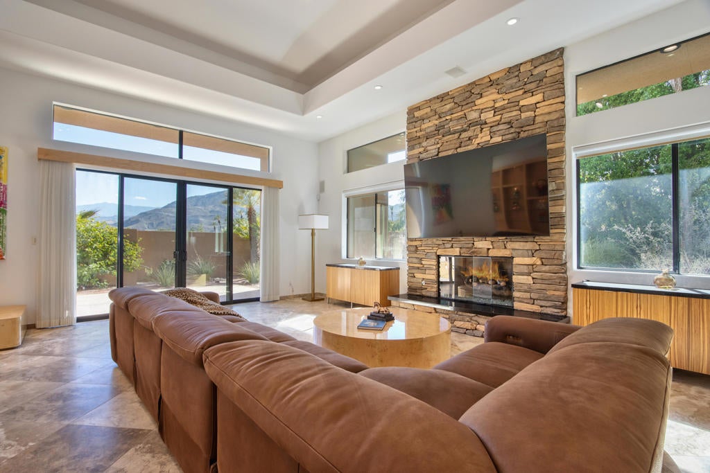 72116 Clancy Lane