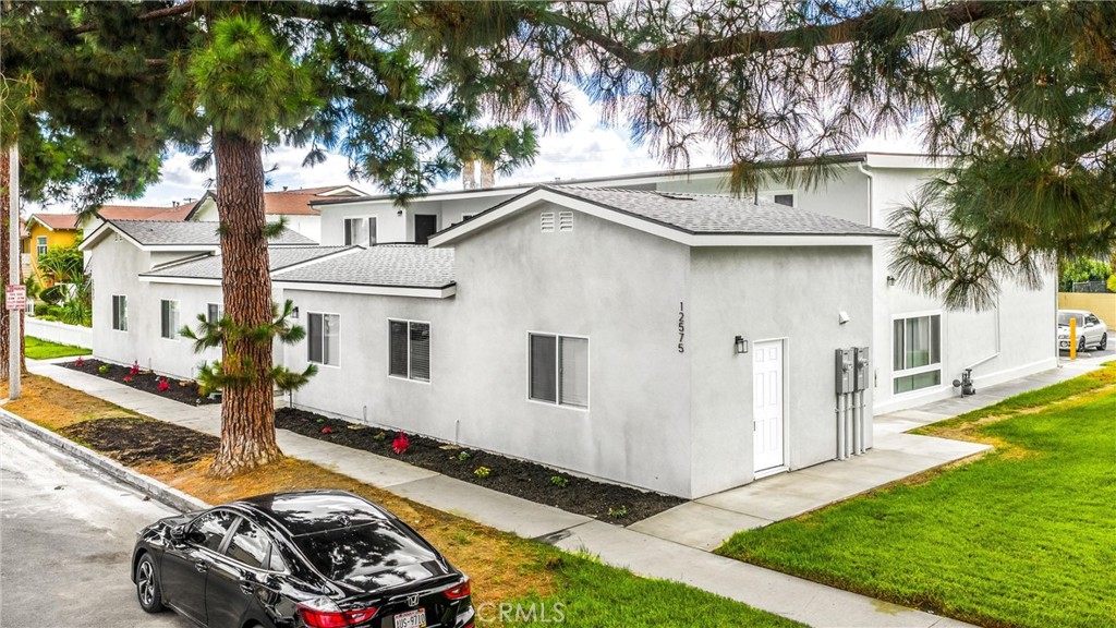12571 Kensington Lane 6