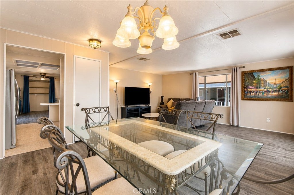 8811 Canoga Avenue 225