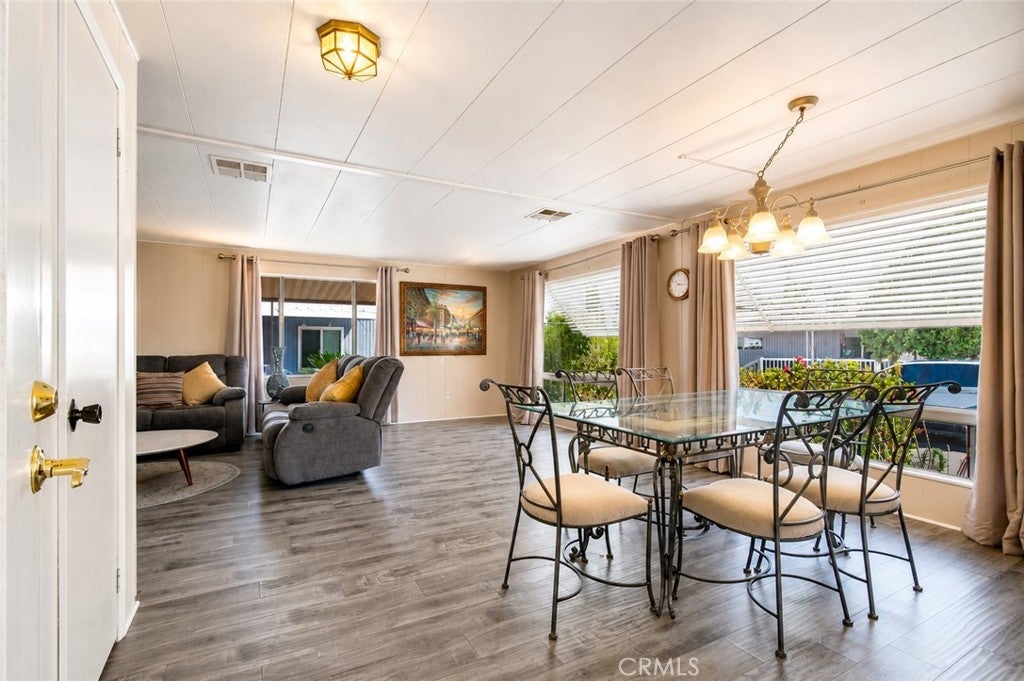8811 Canoga Avenue 225