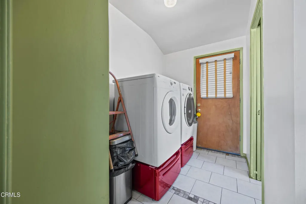 Altadena, California 91001, United States, 3 Bedrooms Bedrooms, ,2 BathroomsBathrooms,Residential,Active,162288