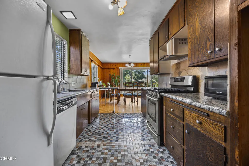 Altadena, California 91001, United States, 3 Bedrooms Bedrooms, ,2 BathroomsBathrooms,Residential,Active,162288