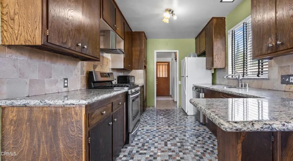 Altadena, California 91001, United States, 3 Bedrooms Bedrooms, ,2 BathroomsBathrooms,Residential,Active,162288