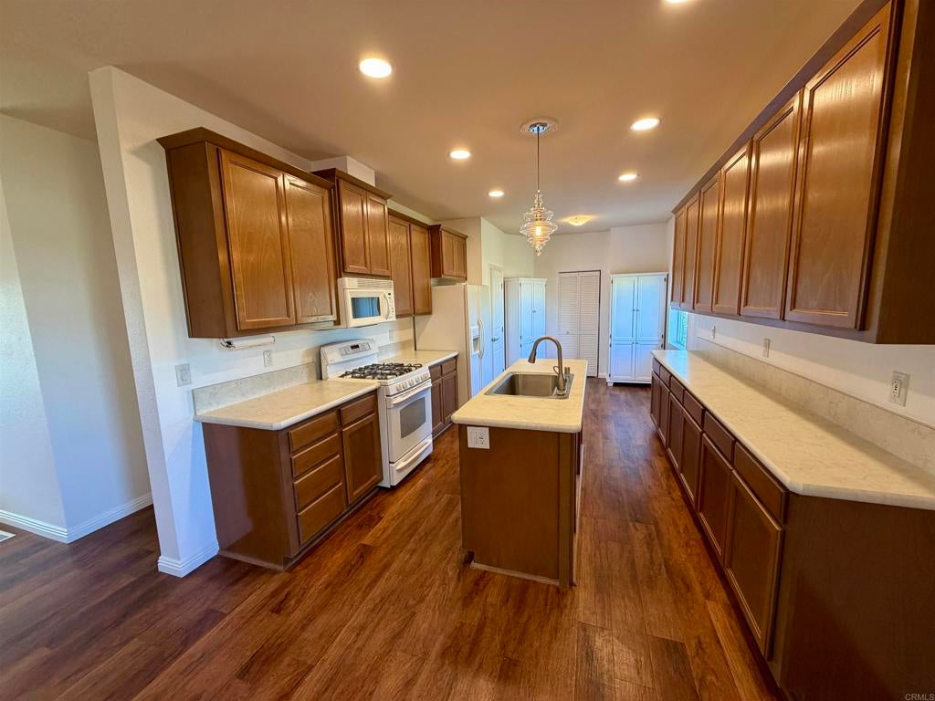 8301 Mission Gorge Road 23