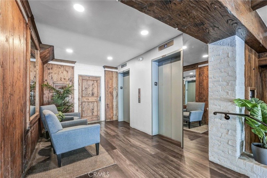 Photo of 532 N Rossmore Avenue #411, Los Angeles, CA 90004 (MLS # DW25234840)