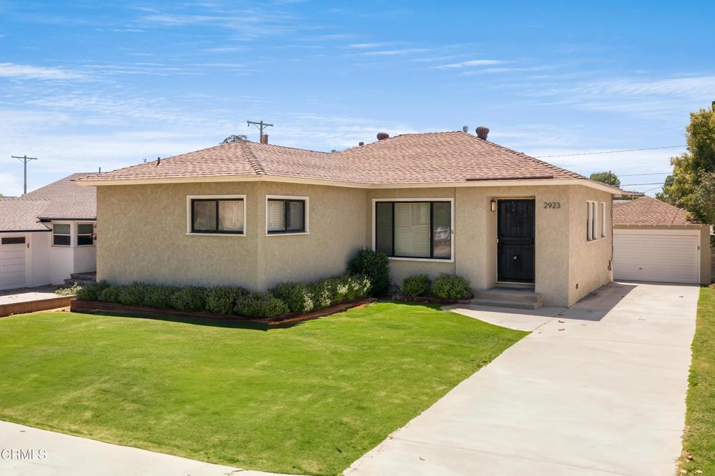 Located in the desirable Burbank foothills, this charming 3 bed 2 bath home defines family living in upper Burbank. Filled with natural light and a spacious and open floorplan, the combined living and dining room area is perfect for entertaining and intimate family dinners. The updated kitchen features tons of countertop space, cabinet storage, and newer appliances. Down the hallway you will find two bedrooms with an adjacent hall bathroom. Both bedrooms feature large closet storage, recessed lighting, and many windows for lighting. The primary bedroom is at the end of the hall and offers a spacious walk-in closet and en-suite bathroom with a separate shower and vanity sink. The backyard is a tranquil oasis, complete with covered patio space, fenced yard space and high-producing Lemon trees. The laundry is also located on the patio in a separate enclosure. This neighborhood could not be better, offering beautiful walking streets with sidewalks, close proximity to Brace Canyon Park, and award-winning schools. Enjoy the conveniences of Burbank's nearby Media Center, shops, restaurants, studios, and easy freeway access. Don't miss out on this incredible opportunity to live on a desirable, tree-lined street north of Glenoaks Blvd!