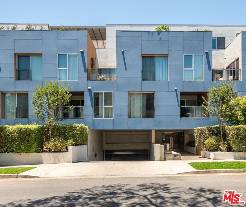 855 N Croft Avenue PH4