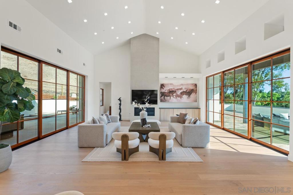 Rancho Santa Fe - Residential