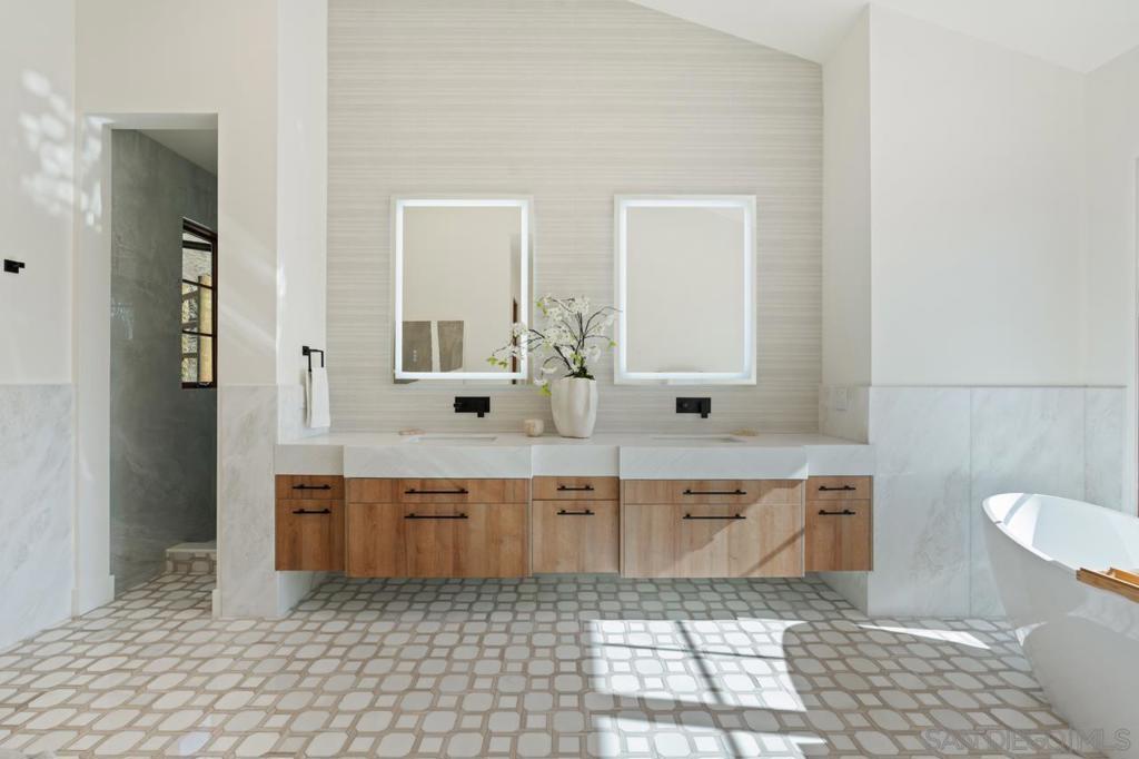 Rancho Santa Fe - Residential