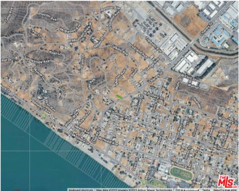 Photo of 0 Chaney Street, Lake Elsinore, CA 92530 (MLS # 25629649)